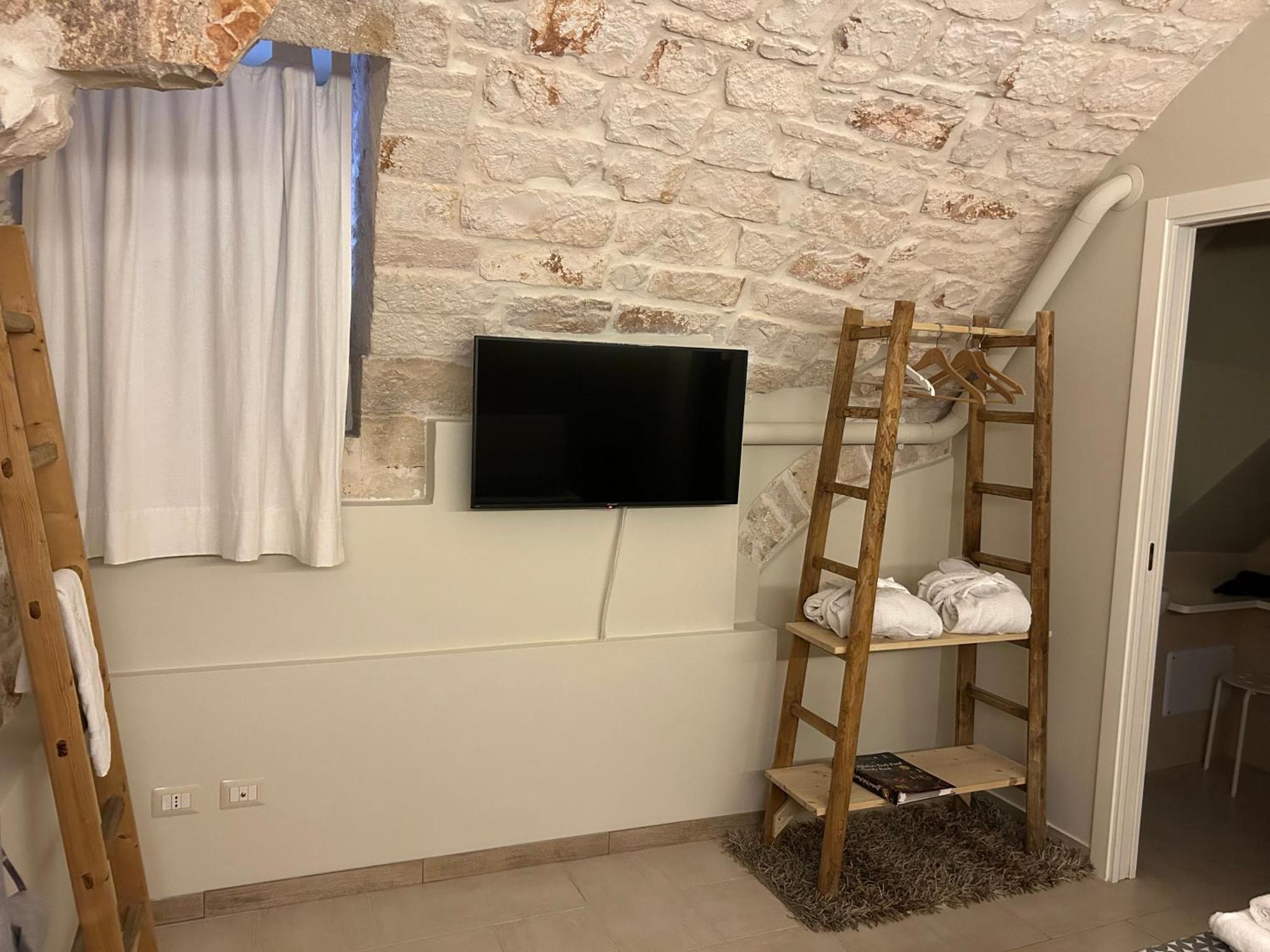 Albergo Diffuso Dimora Rossi B&B Turi Exterior foto